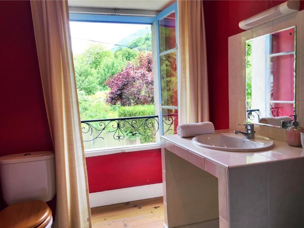 Papilio Bed & Breakfast Montauban-de-Luchon Exterior photo